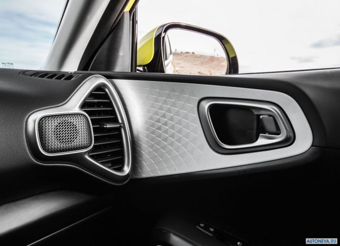 2020 Kia Soul EV - фотография 26 из 37