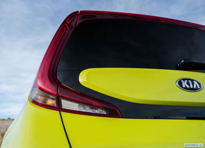 2020 Kia Soul EV - фотография 29 из 37