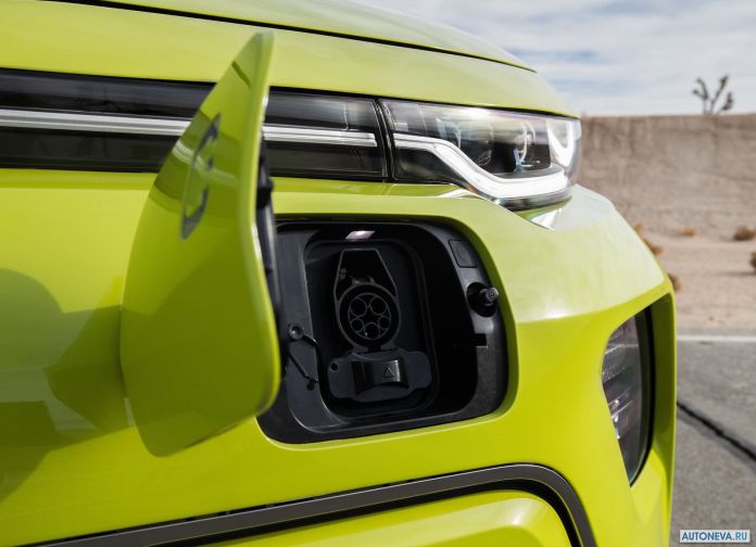 2020 Kia Soul EV - фотография 30 из 37