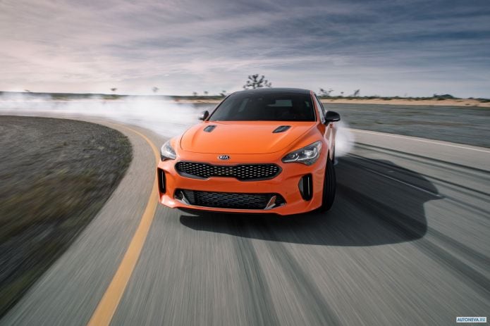 2020 Kia Stinger GTS - фотография 2 из 16