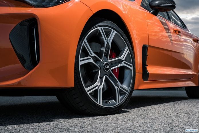 2020 Kia Stinger GTS - фотография 15 из 16 2020 Kia Stinger GTS - фотография 15 из 16