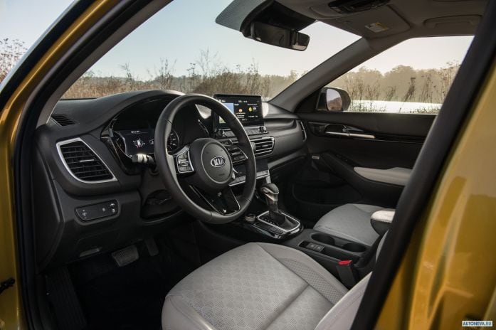 2021 Kia Seltos - фотография 24 из 40
