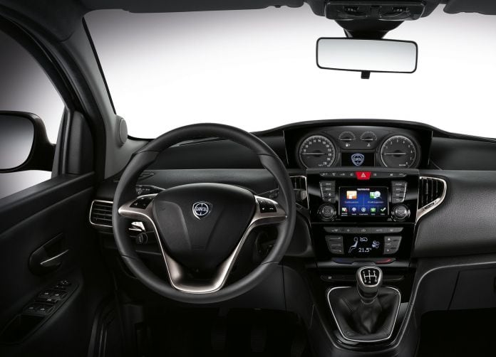 2016 Lancia Ypsilon - фотография 6 из 36