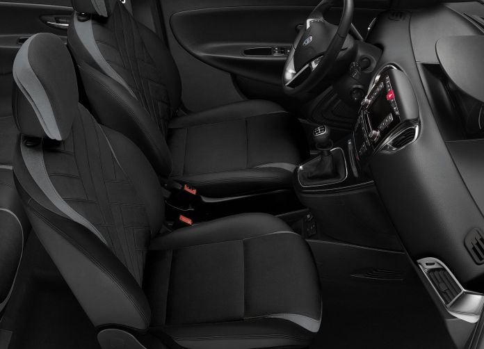 2016 Lancia Ypsilon - фотография 7 из 36