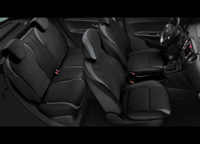 2016 Lancia Ypsilon - фотография 12 из 36