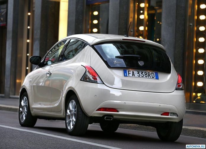 2016 Lancia Ypsilon - фотография 15 из 36