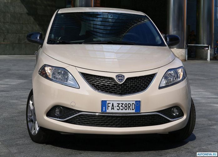 2016 Lancia Ypsilon - фотография 17 из 36