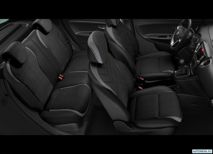 2016 Lancia Ypsilon - фотография 32 из 36