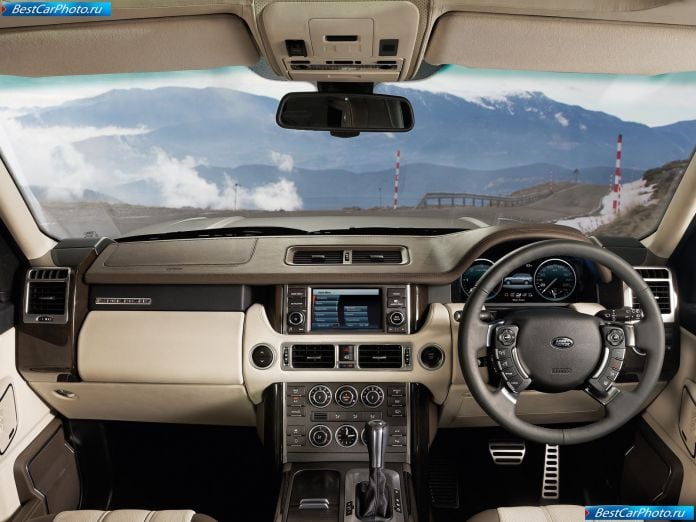 2010 Land Rover Range Rover - фотография 16 из 40