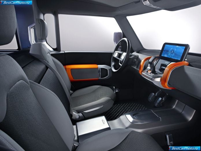 2011 Land Rover Dc100 Concept - фотография 31 из 47