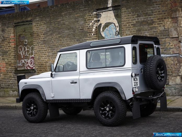 2011 Land Rover Defender X-tech - фотография 7 из 18