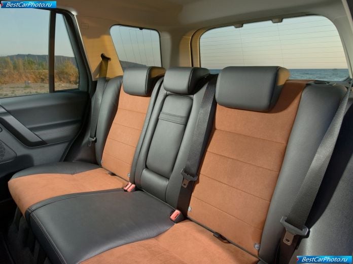 2011 Land Rover Freelander 2 - фотография 38 из 56