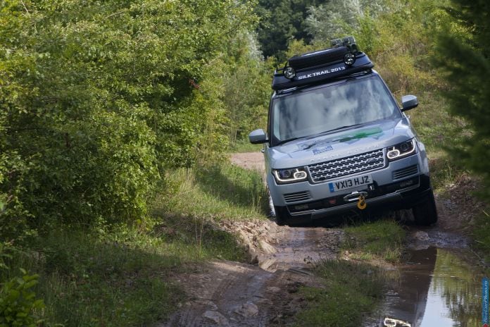 2013 Land Rover Range Rover Hybrid - фотография 6 из 11
