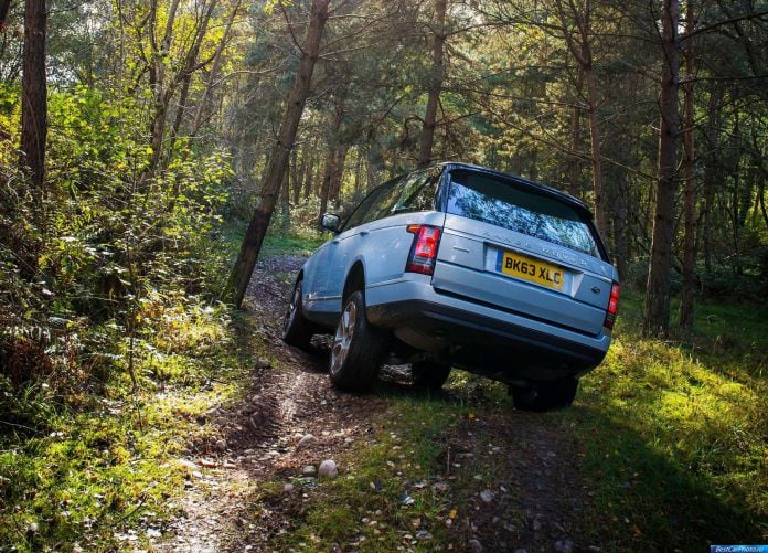 2015 Land Rover Range Rover Hybrid - фотография 14 из 21
