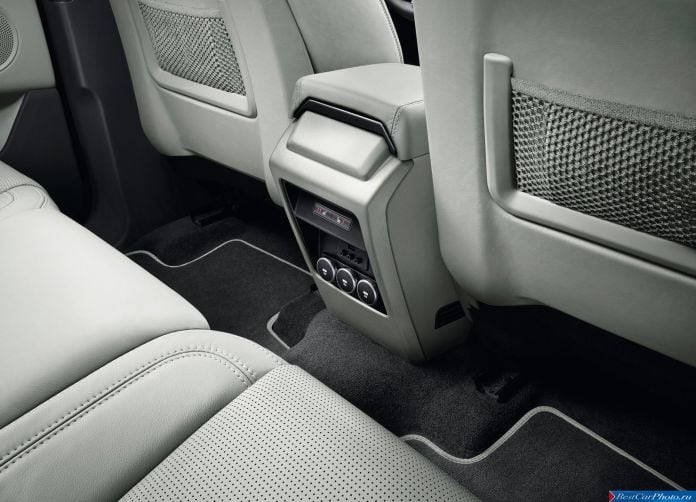 2015 Land Rover Discovery Sport - фотография 6 из 14