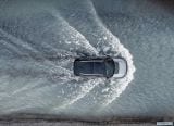 land_rover_2018_discovery_svx_008.jpg