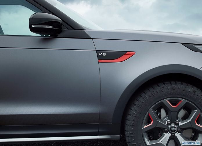 2018 Land Rover Discovery SVX - фотография 12 из 18
