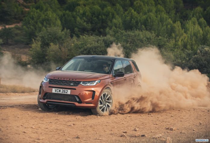 2020 Land Rover Discovery Sport D240 S R-Dynamic - фотография 9 из 16 2020 Land Rover Discovery Sport D240 S R-Dynamic - фотография 9 из 16