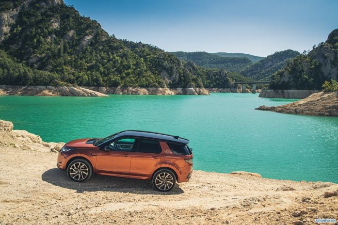 2020 Land Rover Discovery Sport D240 S R-Dynamic - фотография 12 из 16 2020 Land Rover Discovery Sport D240 S R-Dynamic - фотография 12 из 16
