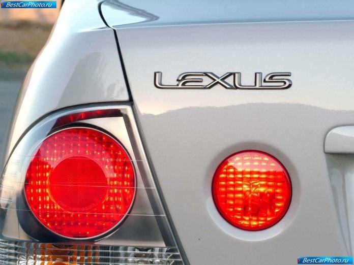 2004 Lexus Is300 Sportdesign Edition - фотография 16 из 19
