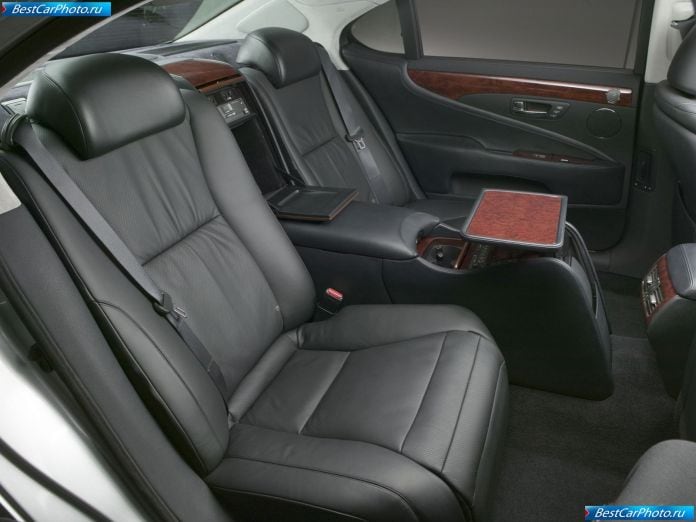 2007 Lexus Ls 460l - фотография 7 из 19