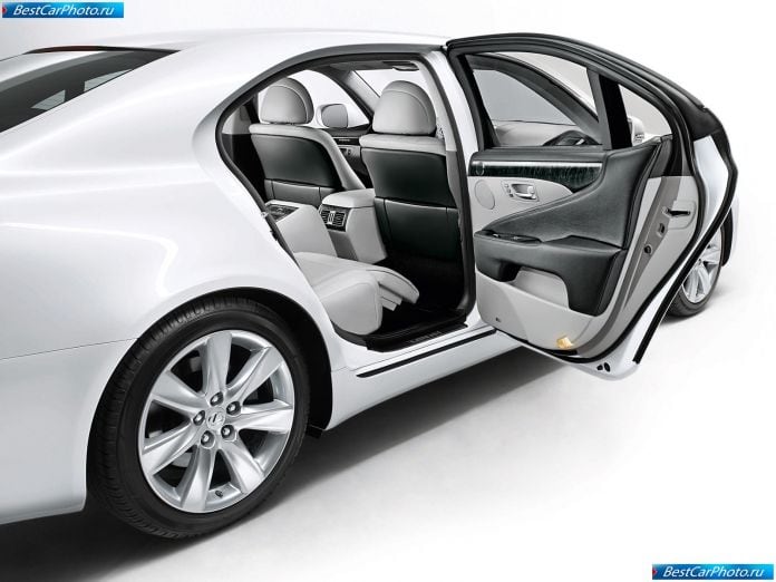 2010 Lexus Ls 600h - фотография 4 из 8