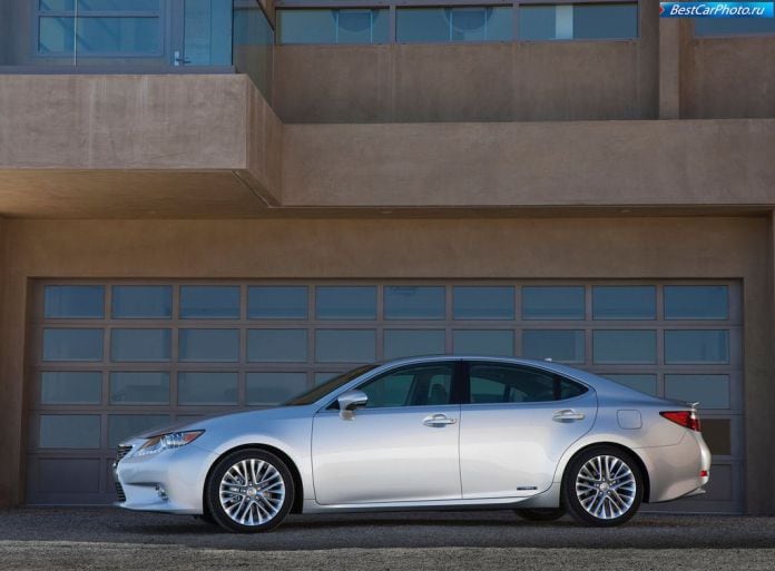 2013 Lexus ES300h - фотография 7 из 25