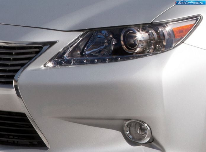 2013 Lexus ES300h - фотография 20 из 25