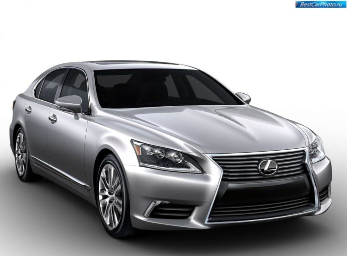 2013 Lexus LS460 - фотография 1 из 32