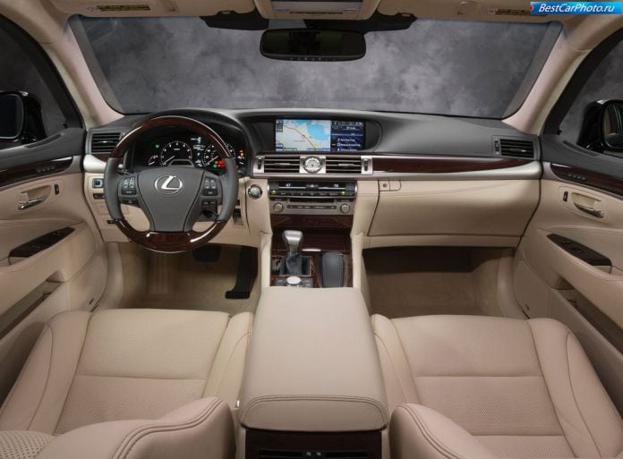 2013 Lexus LS460 - фотография 6 из 32