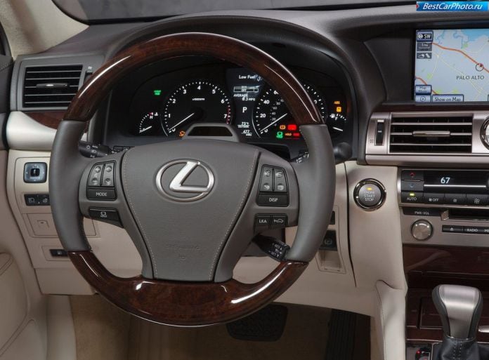2013 Lexus LS460 - фотография 7 из 32