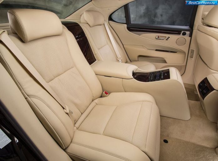 2013 Lexus LS460 - фотография 8 из 32