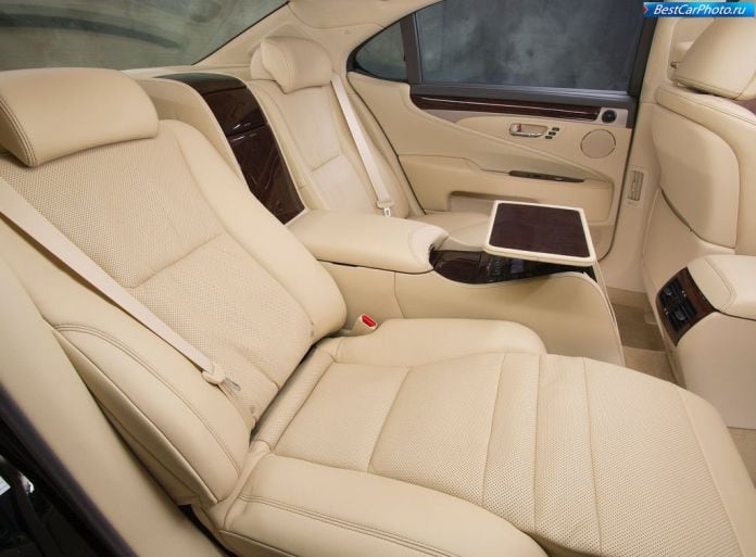 2013 Lexus LS460 - фотография 9 из 32