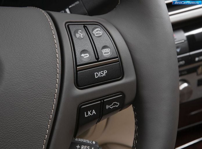 2013 Lexus LS460 - фотография 15 из 32