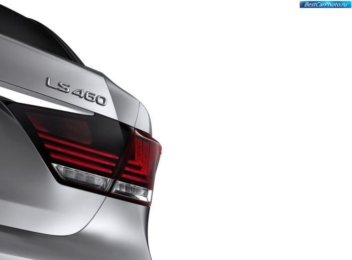 2013 Lexus LS460 - фотография 28 из 32
