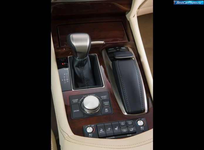 2013 Lexus LS460 - фотография 30 из 32