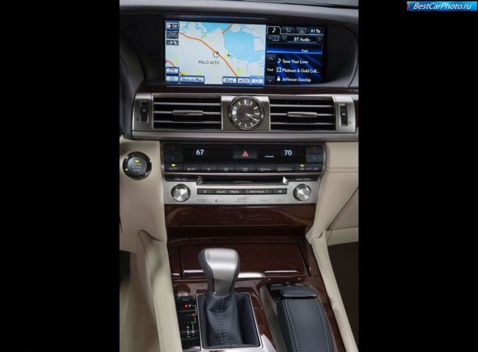 2013 Lexus LS460 - фотография 31 из 32