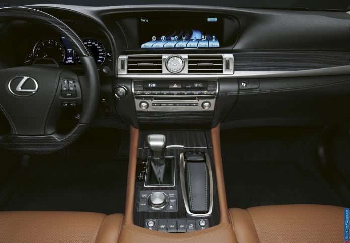 2013 Lexus LS 460 EU Version - фотография 21 из 32 2013 Lexus LS 460 EU Version - фотография 21 из 32
