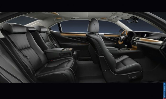 2013 Lexus LS 460 EU Version - фотография 29 из 32