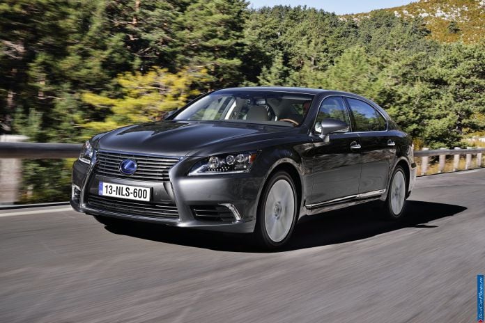 2013 Lexus LS 600h EU Version - фотография 3 из 31
