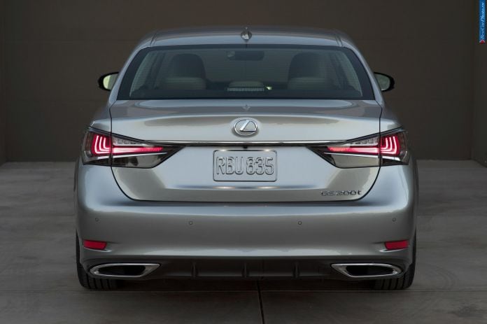 2015 Lexus GS 200t - фотография 9 из 15