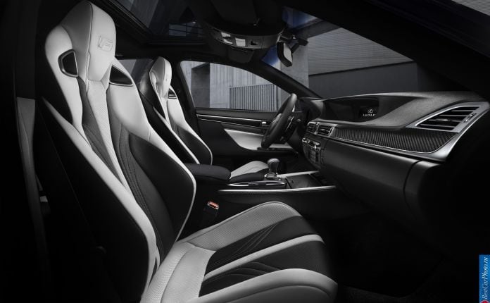 2015 Lexus GS F - фотография 4 из 4