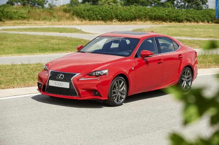 2015 Lexus IS 200t - фотография 3 из 7 2015 Lexus IS 200t - фотография 3 из 7