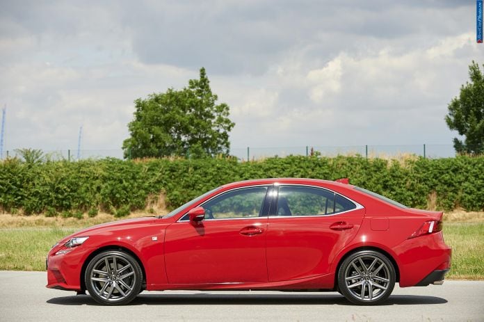 2015 Lexus IS 200t - фотография 4 из 7 2015 Lexus IS 200t - фотография 4 из 7