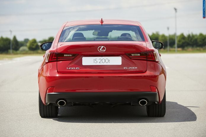 2015 Lexus IS 200t - фотография 6 из 7 2015 Lexus IS 200t - фотография 6 из 7