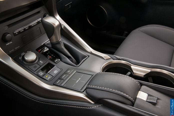 2015 Lexus NX 200t - фотография 19 из 21 2015 Lexus NX 200t - фотография 19 из 21