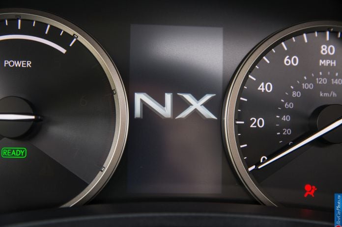 2015 Lexus NX 300h - фотография 39 из 42