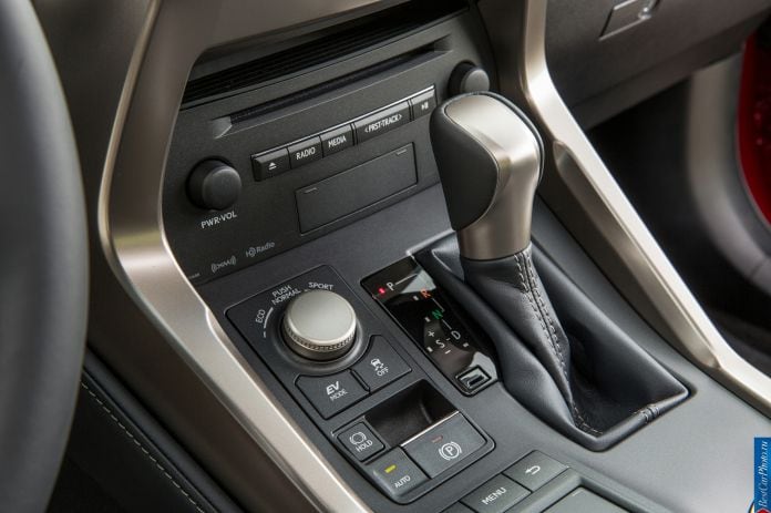 2015 Lexus NX 300h - фотография 42 из 42 2015 Lexus NX 300h - фотография 42 из 42