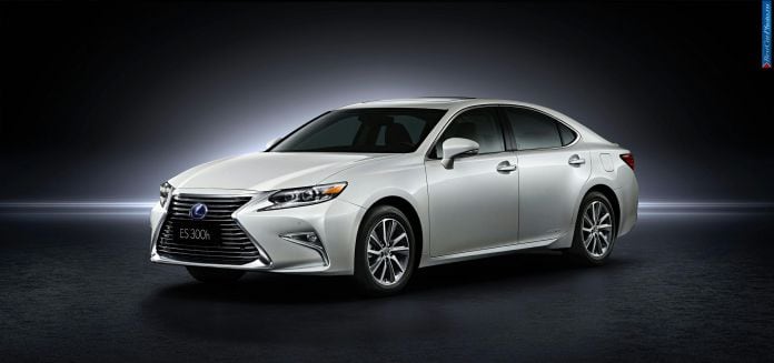 2016 Lexus ES 300h - фотография 1 из 7