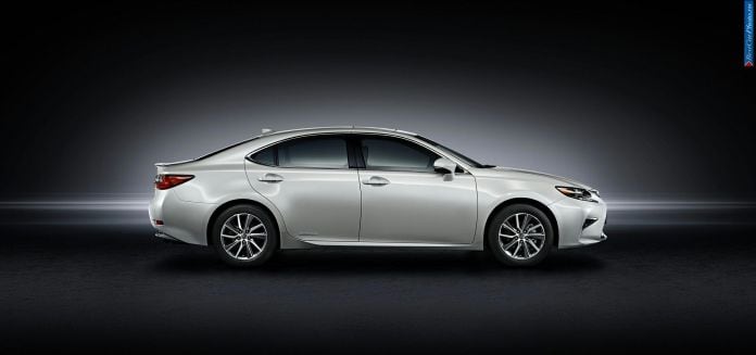 2016 Lexus ES 300h - фотография 3 из 7
